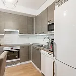 Helsinki Private-Yksityinen-Частный Room In Shared Apartment Between City Center And Airport Séjour chez l'habitant Helsinki