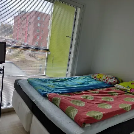 Helsinki Private-Yksityinen-Частный Room In Shared Apartment Between City Center And Airport Séjour chez l'habitant Helsinki