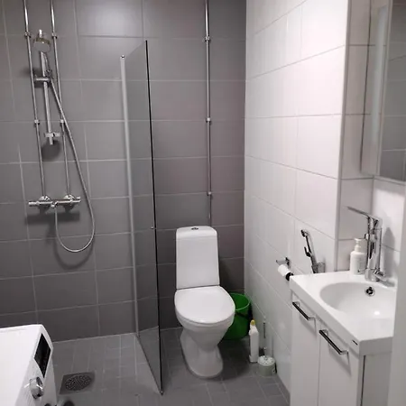 Hotel Private-yksityinen-частный In Shared Into Airport-bustrain Station-university Helsinki