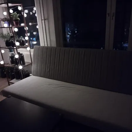 Private-yksityinen-частный In Shared Into Airport-bustrain Station-university