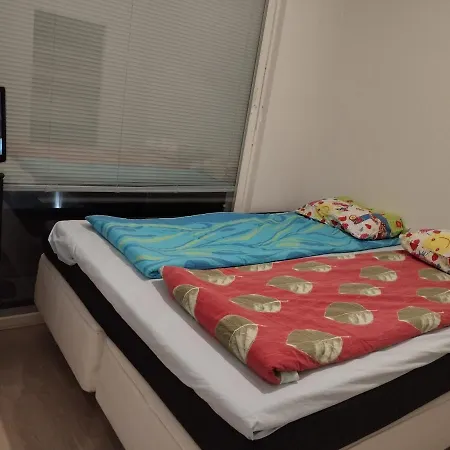 Private-yksityinen-частный In Shared Into Airport-bustrain Station-university Hotel Helsinki